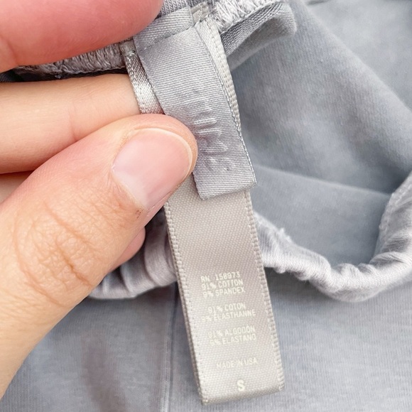 SKIMS Outdoor Bike Shorts in Ash grey size small high rise lounge stretchy comfy - Picture 3 of 12